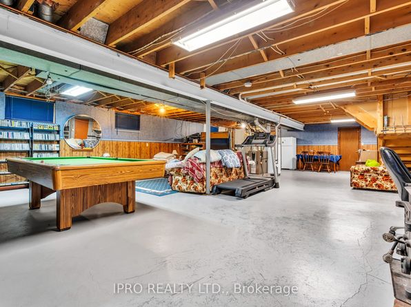 6 Leckie Ave, Hamilton, ON L8J 2S8