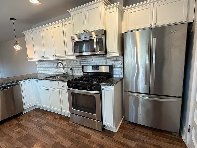 2748 Florian St — Photo 12