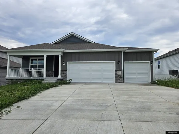4525 Lawnwood Dr, Bellevue, NE 68133