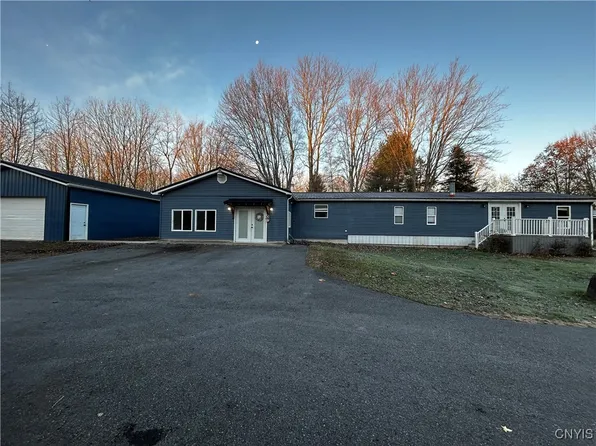 36 Goodwin Dr, Oswego, NY 13126