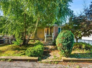 22 Hanson Rd, Saugus, MA 01906