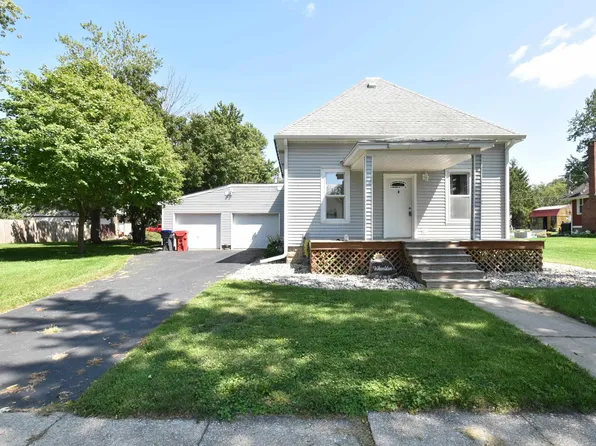 207 N Elm St, Earl Park, IN 47942