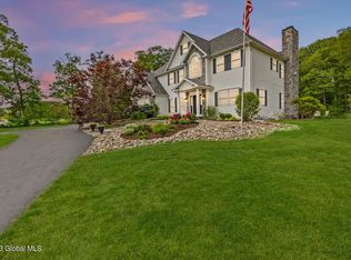 12 Spruce Run, East Greenbush, NY 12061