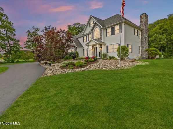 12 Spruce Run, East Greenbush, NY 12061