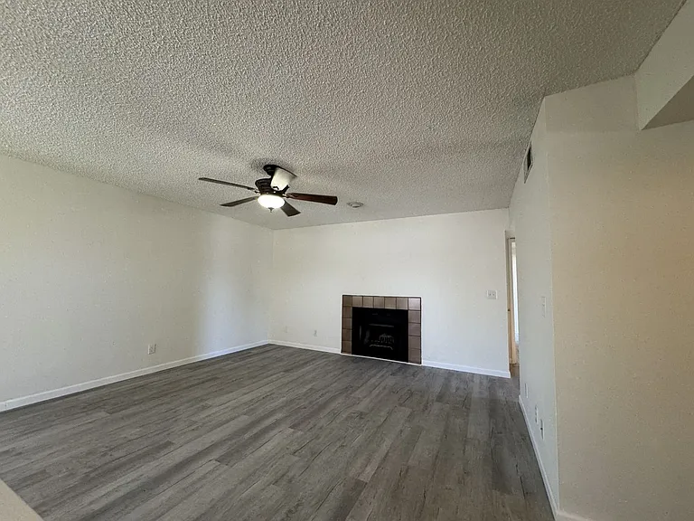 850 S River Dr — Photo 19