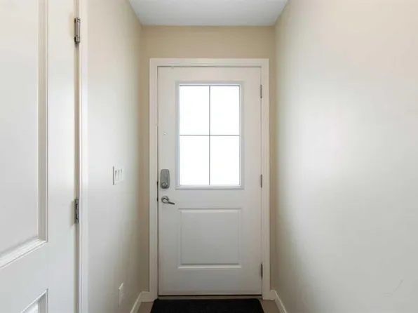 215 N Marquis Ln SE, Calgary, AB T3M 2G6
