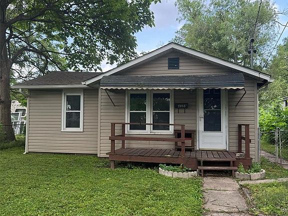 2nd image of 2815 Emzee Ave