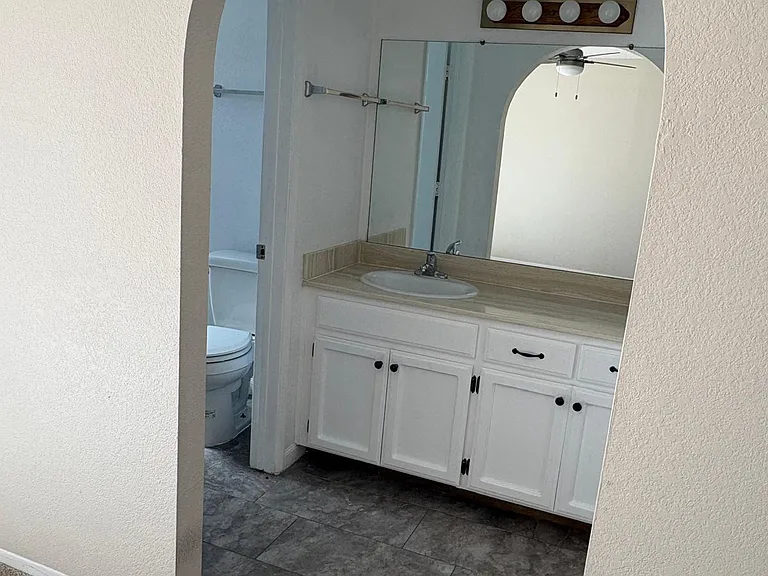 2940 E Weymouth St — Photo 7