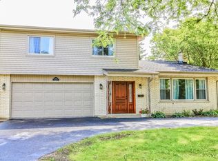 45 Ferndale Rd, Deerfield, IL 60015