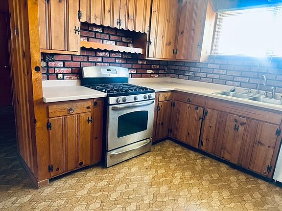 4th image of 1111 N Bell Ave