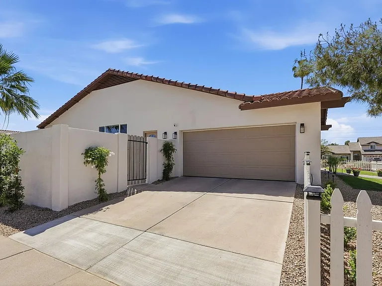 5623 E Claire Dr — Photo 39