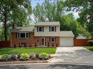3302 Chicamuxen Ct, Falls Church, VA 22041