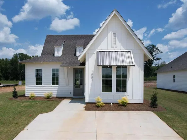 (undisclosed Address), Opelika, AL 36801
