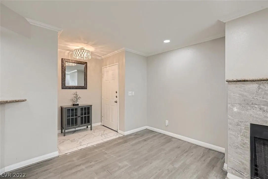 2 bed, 998 sqft, $1,650 — Photo 4
