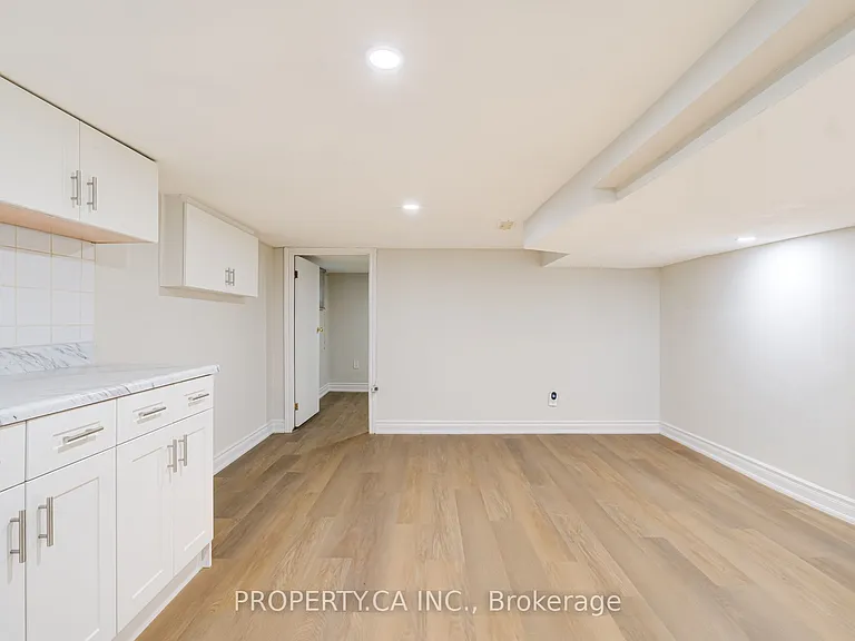 242 Emerson Ave #BASEMENT — Photo 22