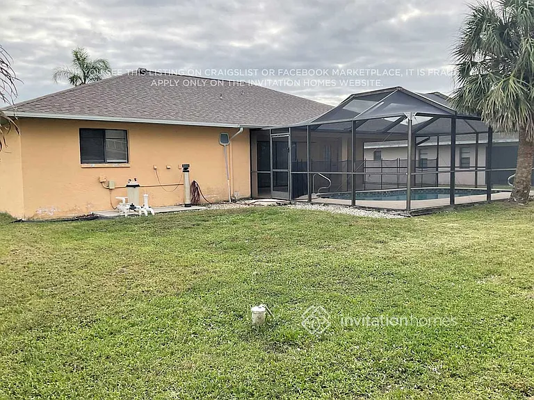 215 SE 19th Ter — Photo 16