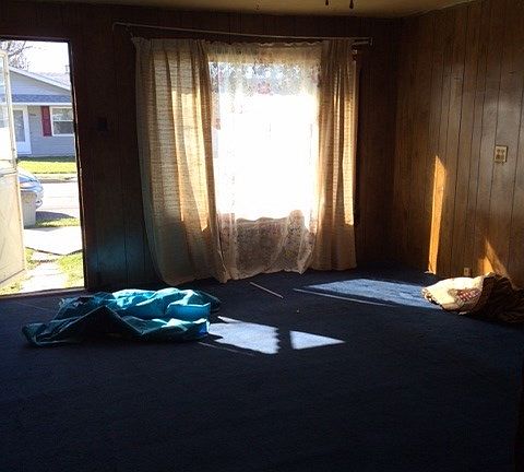 4th image of 1027 Town St