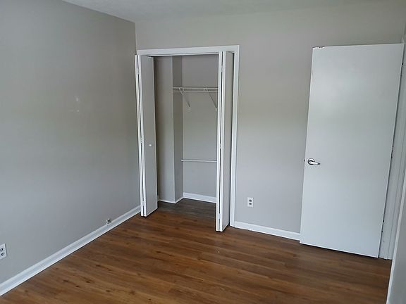 5th image of 1804 Parkwood Ln #24-25