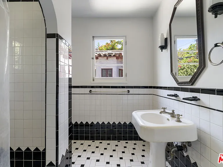 3731 Griffith View Dr — Photo 34