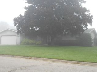 1540 W Marhill Rd, Green Bay, WI 54313