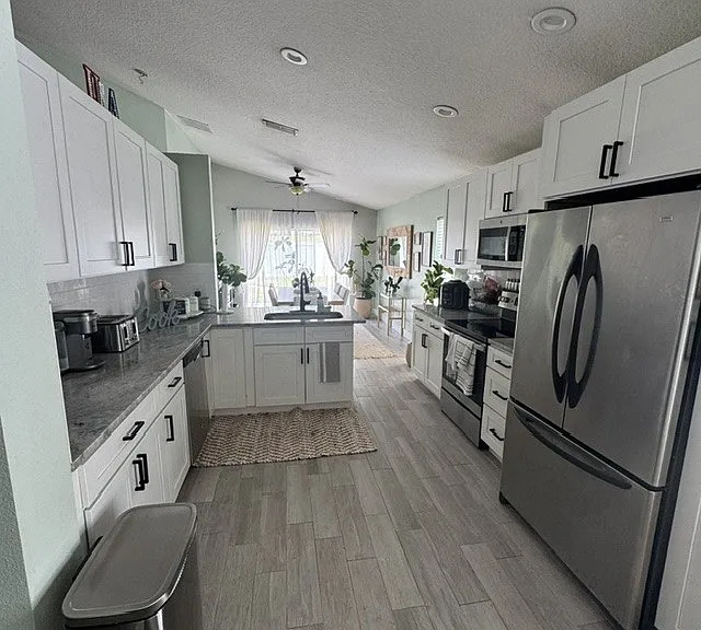 216 Somerset Dr — Photo 14
