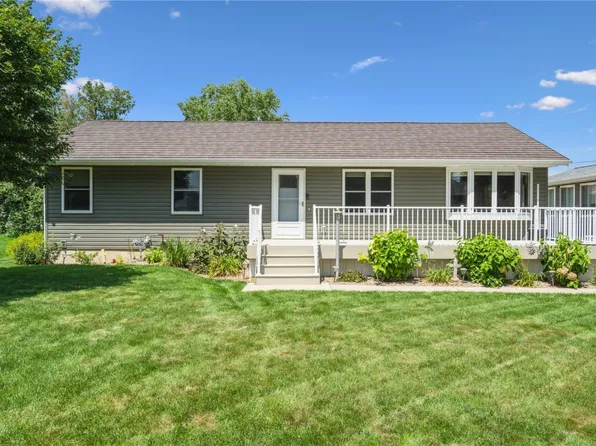 210 E Washington St, Norway, IA 52318