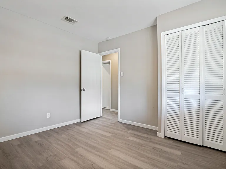 3310 Nashville Ave — Photo 18