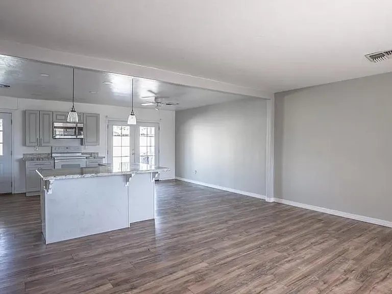1233 S Hardy Dr — Photo 14