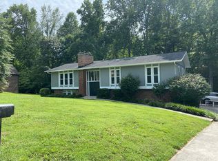 127 Barrington Dr, Oak Ridge, TN 37830