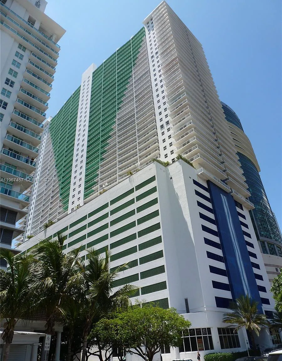 The Club At Brickell Bay — Photo 1