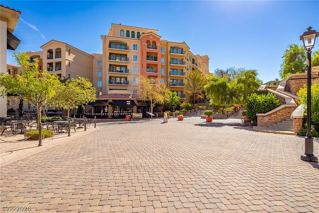 1 bed, 1.0 bath, 680 sqft, $1,850 — Photo 3