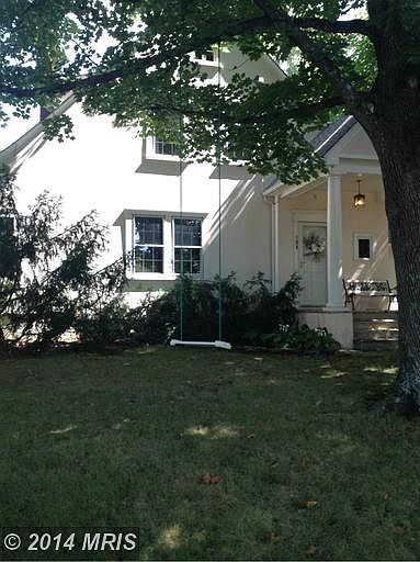1st image of 199 E Lee St