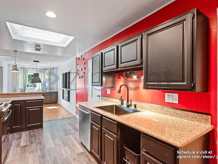 1038 Colton Ave — Photo 19