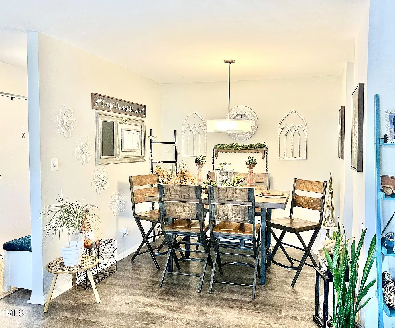 2 bed, 1.5 bath, 944 sqft, $1,250 — Photo 4