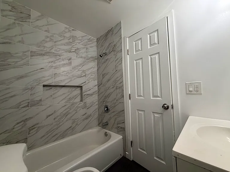 00-1007 E Ocean Blvd #14 — Photo 7