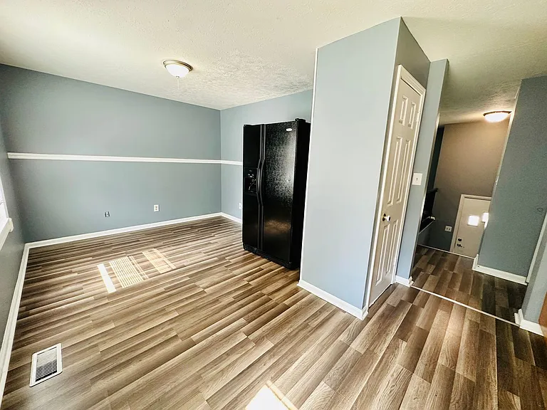 8507 Bost Ln — Photo 9