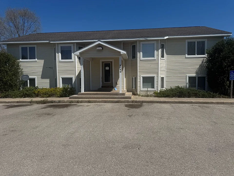 2144 & 2150 Greenwich Ln