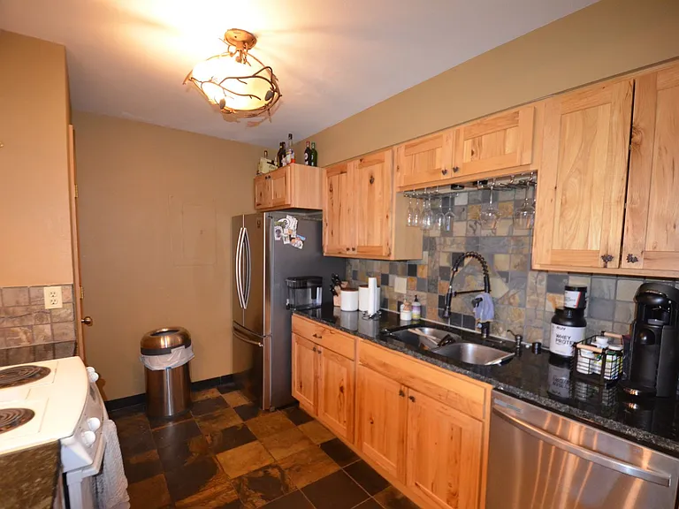 325-4 Oclock Rd #C-201 — Photo 18