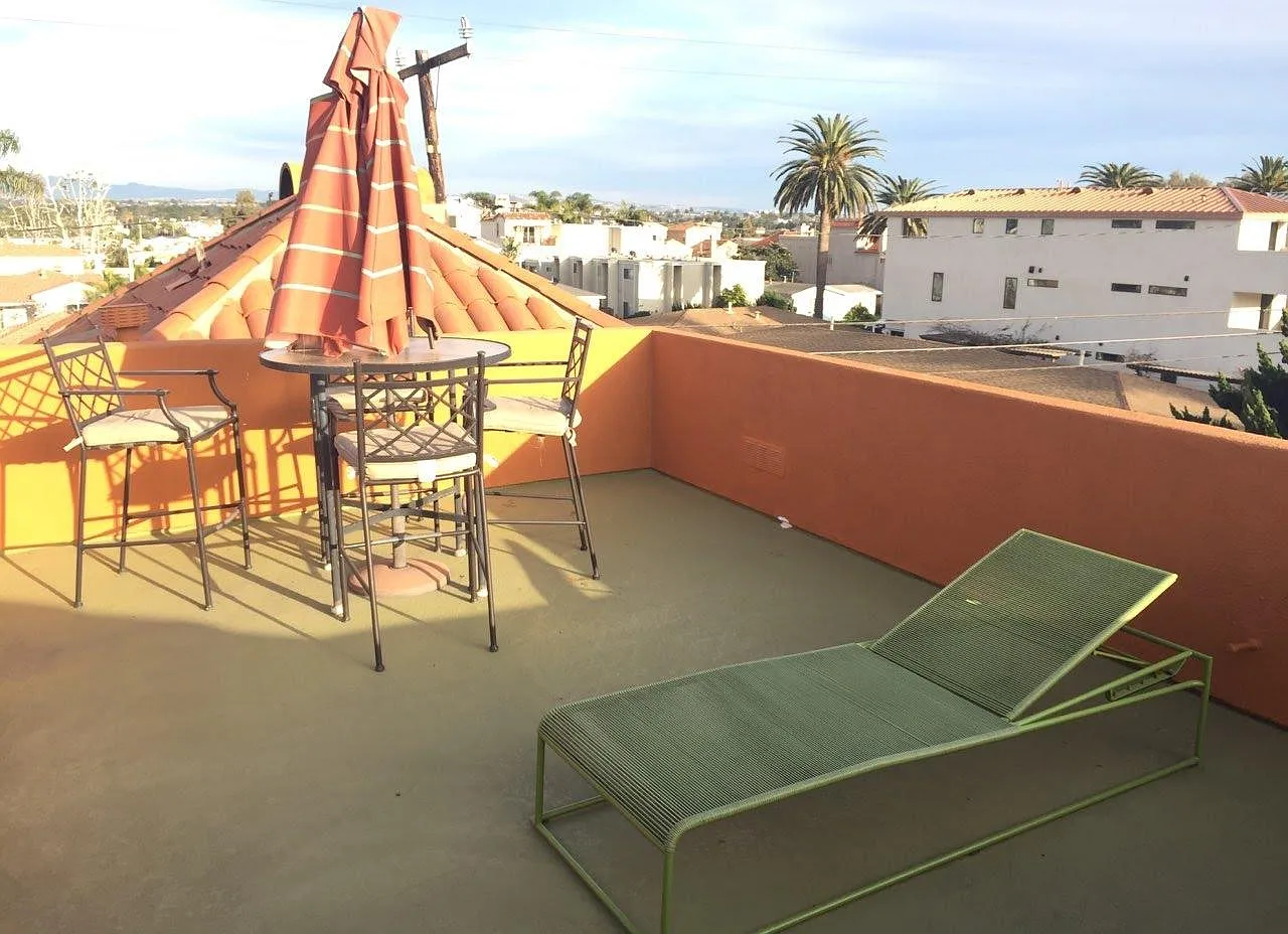 3 bed, 2441 sqft, $8,500 — Photo 3