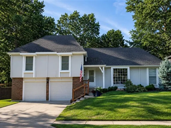 10927 W 99th Pl, Overland Park, KS 66214