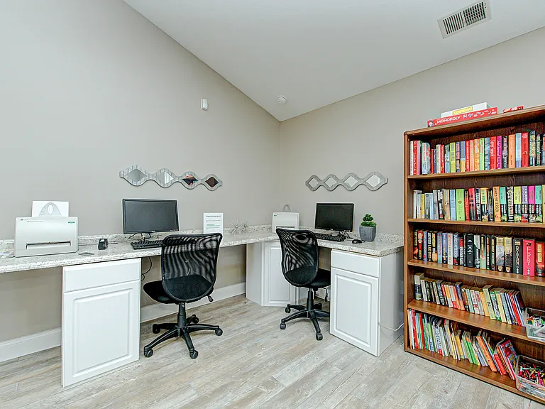 Need a quiet space to focus? Hamilton Station's business center offers dedicated workstations perfect for remote work, study sessions, or catching up on emails.