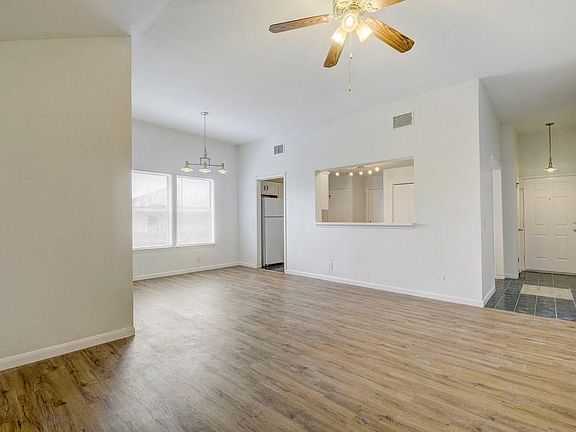 4th image of 9004 Wellesley Dr