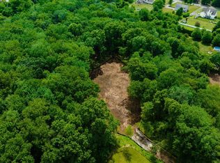2 West St, Granby, MA 01033