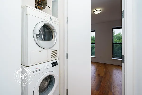 Rented by MySpaceNYC | media 14