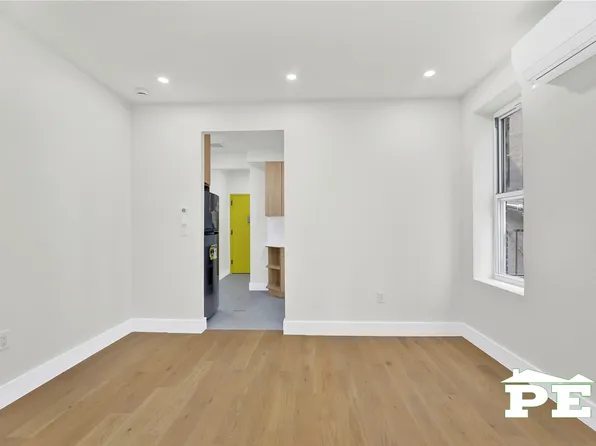 1715 Voorhies Avenue image 16 of 35