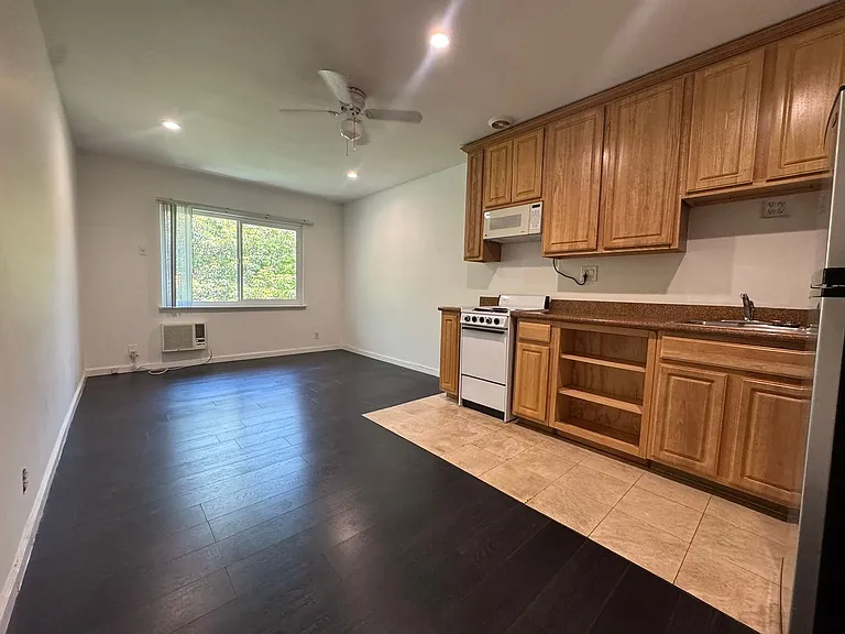 11720 Bellagio Rd — Photo 7