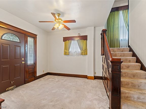 3rd image of 1052 Hawthorne St