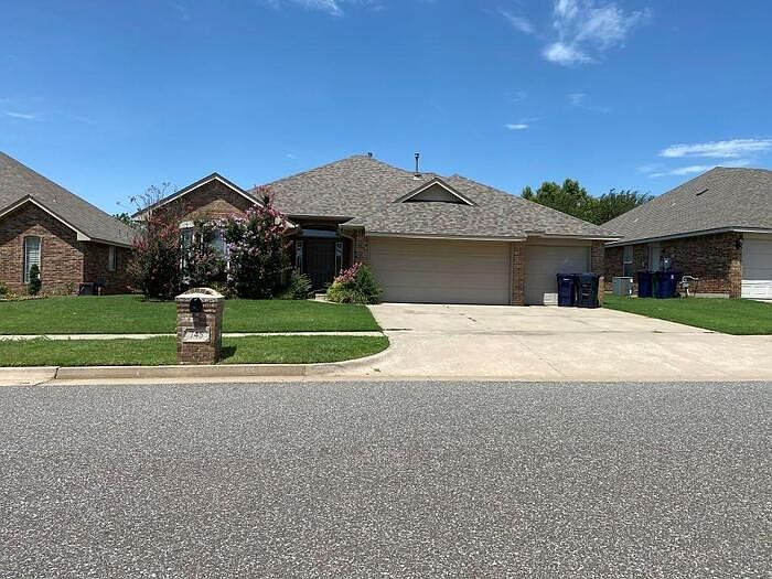 1st image of 745 Dana Dr