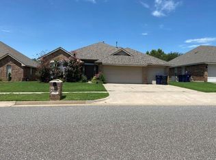 745 Dana Dr, Yukon, OK 73099