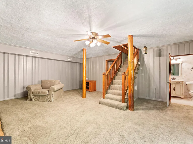 1850 Ridge Rd — Photo 42